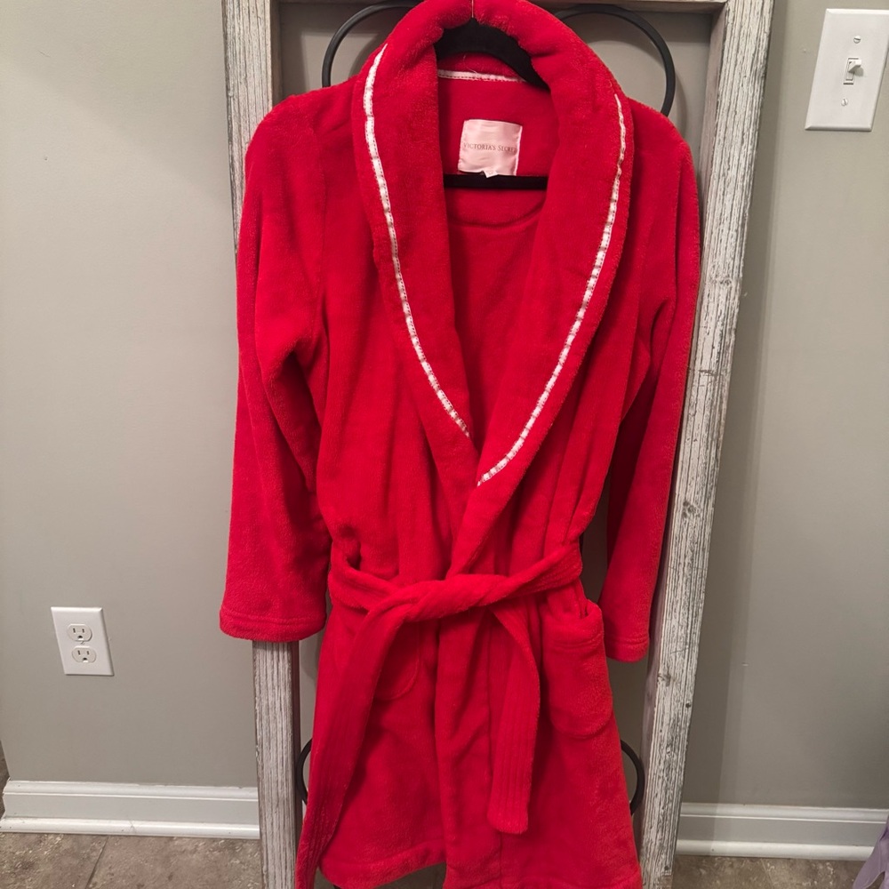 Victoria’s Secret Short Cozy Robe Red Fleece‎ Plush Belted Small S/P